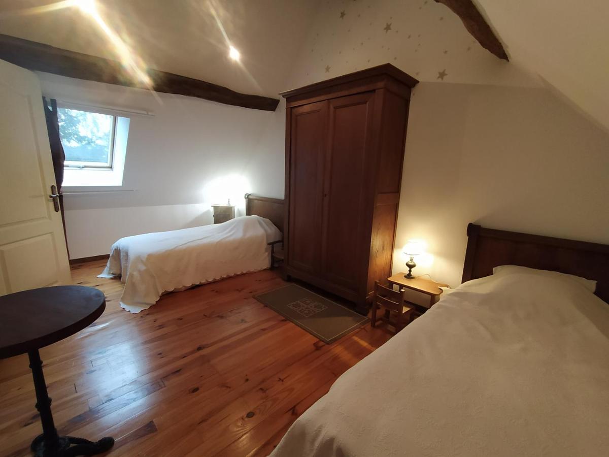 Gite Du Vieux Cedre Ecueille المظهر الخارجي الصورة
